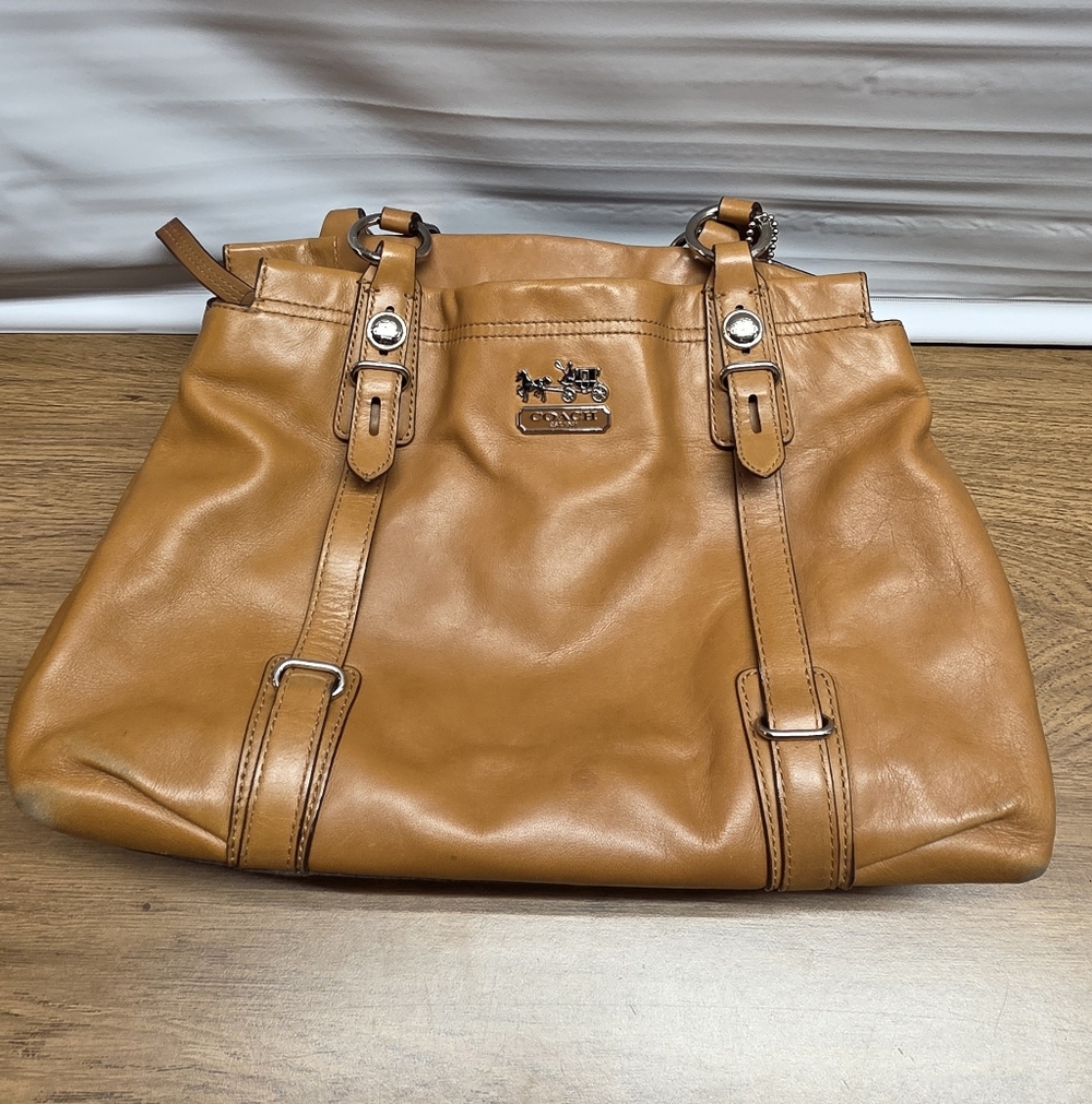 Coach Mia D1073-15409 Tan Leather Purse Handbag Shoulder Bag